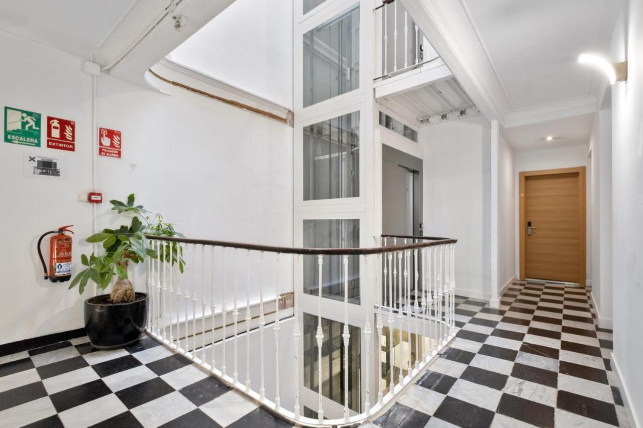 Malaga City Suites Екстериор снимка