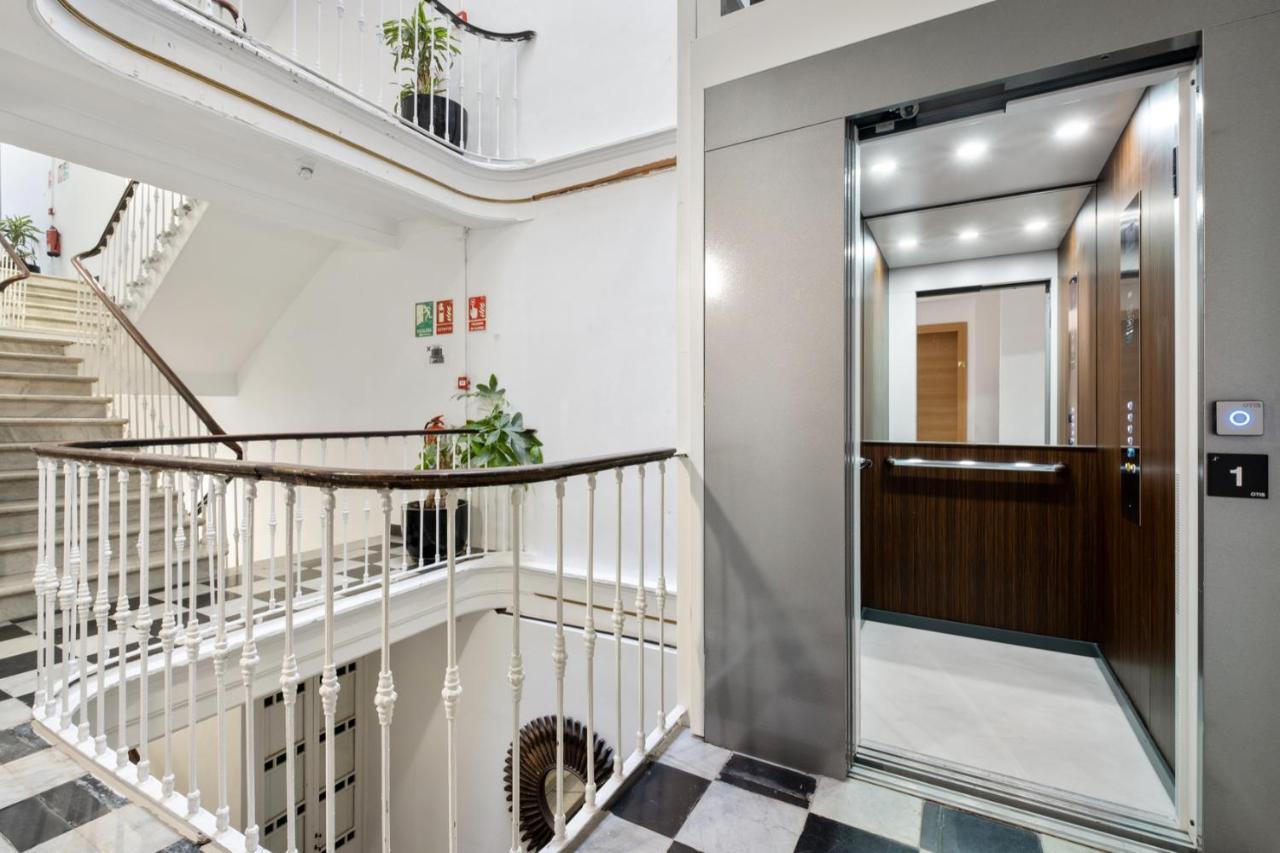 Malaga City Suites Екстериор снимка