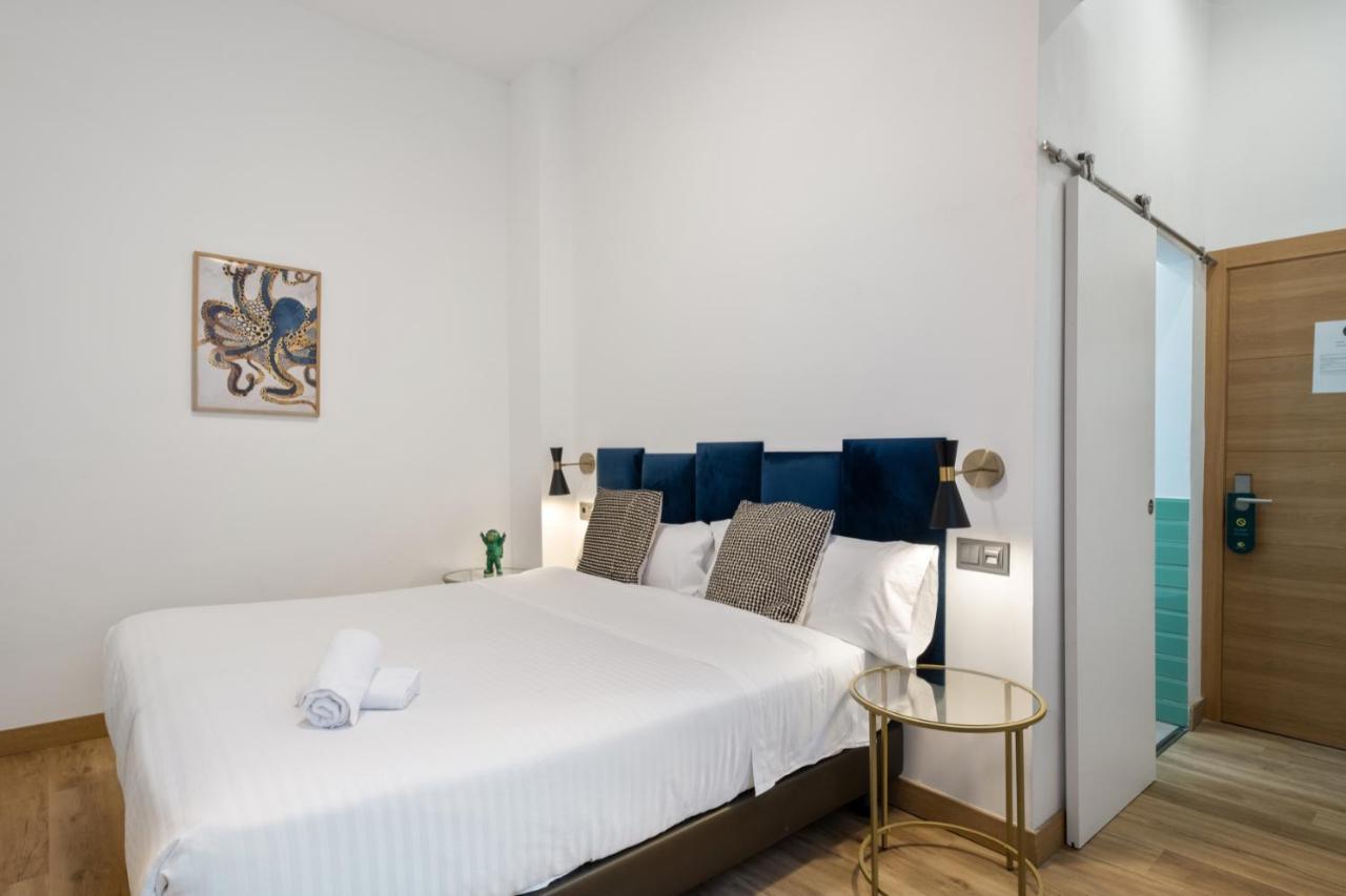 Malaga City Suites Екстериор снимка