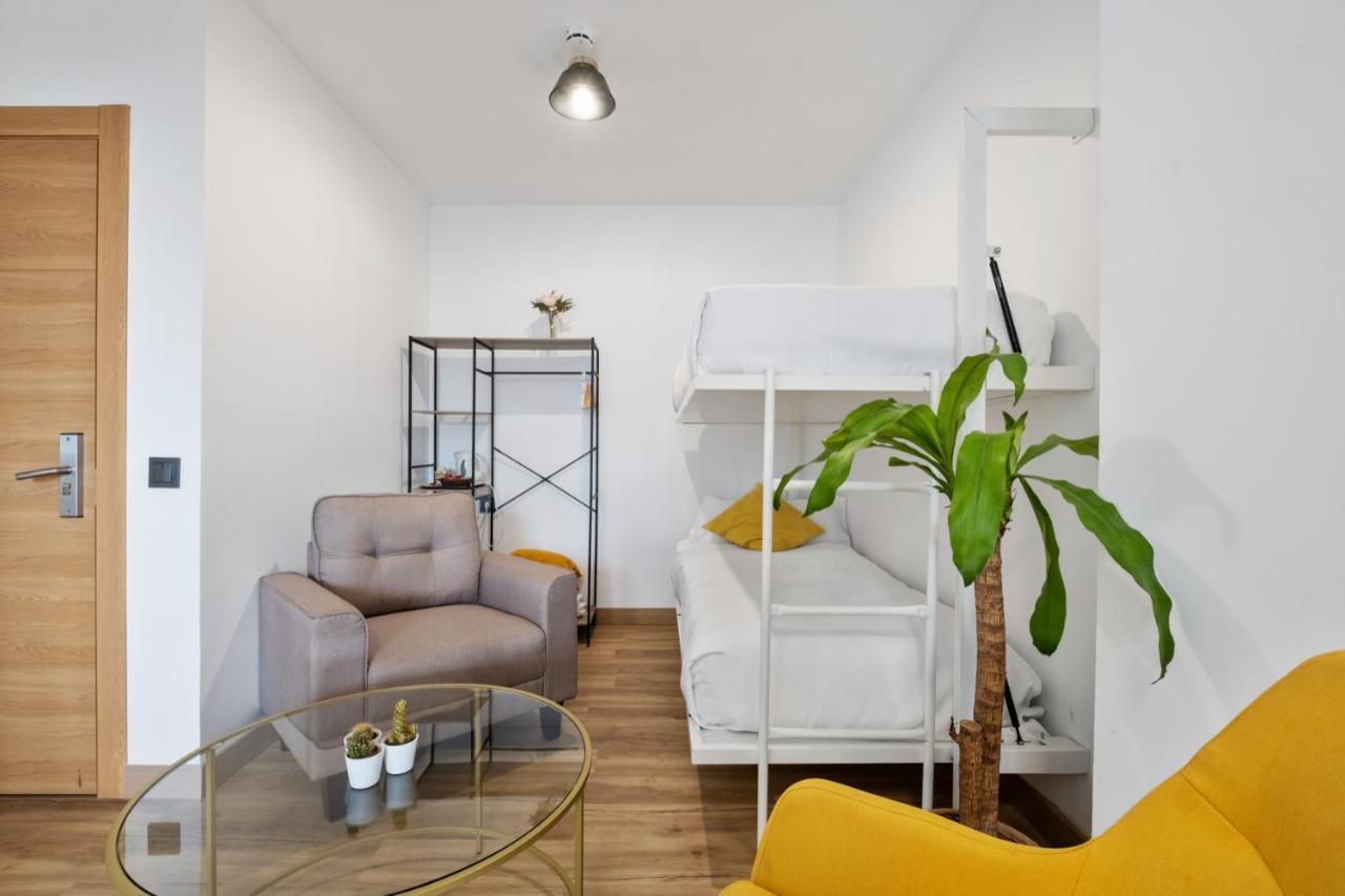 Malaga City Suites Екстериор снимка