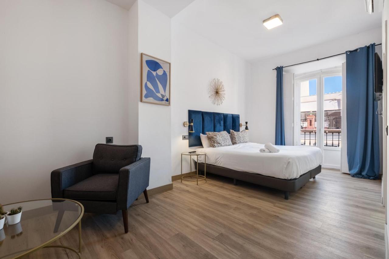 Malaga City Suites Екстериор снимка