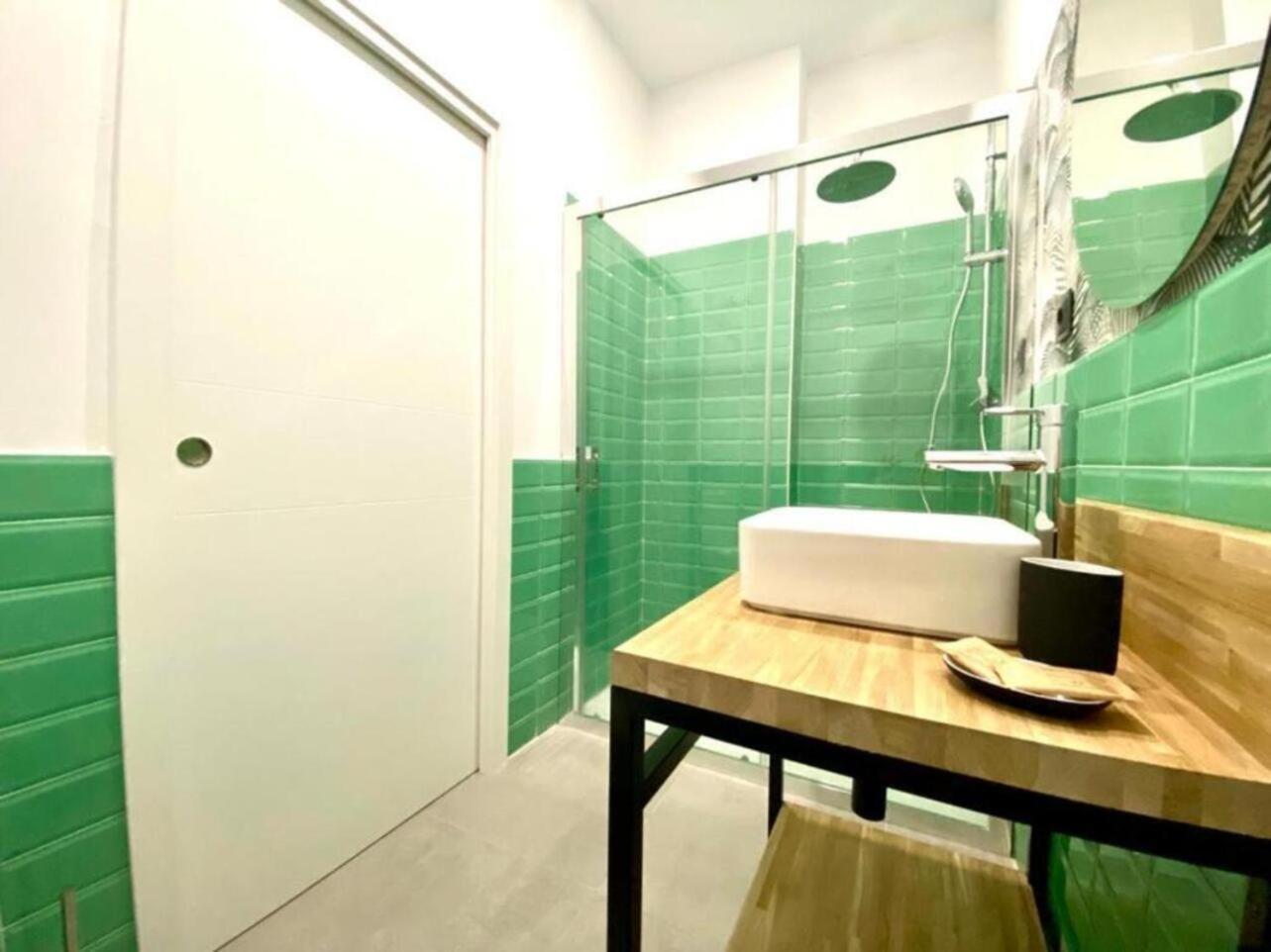 Malaga City Suites Екстериор снимка