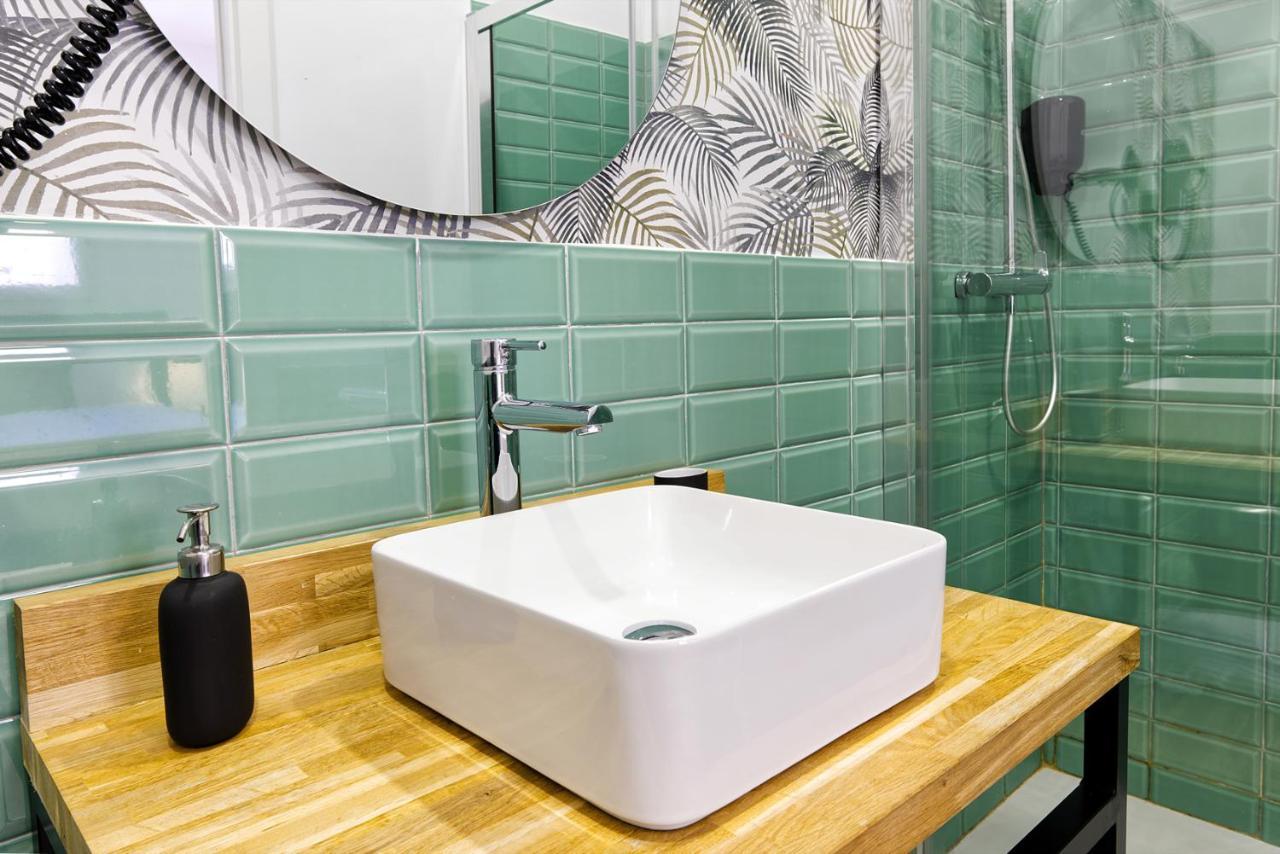 Malaga City Suites Екстериор снимка