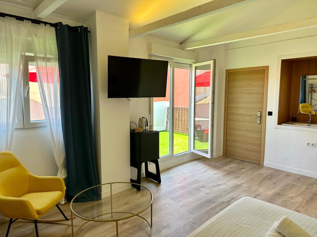 Malaga City Suites Екстериор снимка