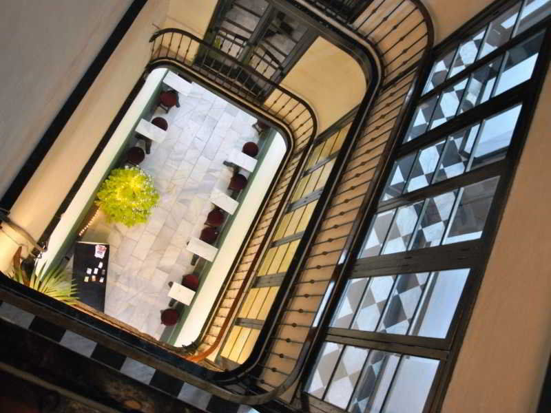 Malaga City Suites Екстериор снимка