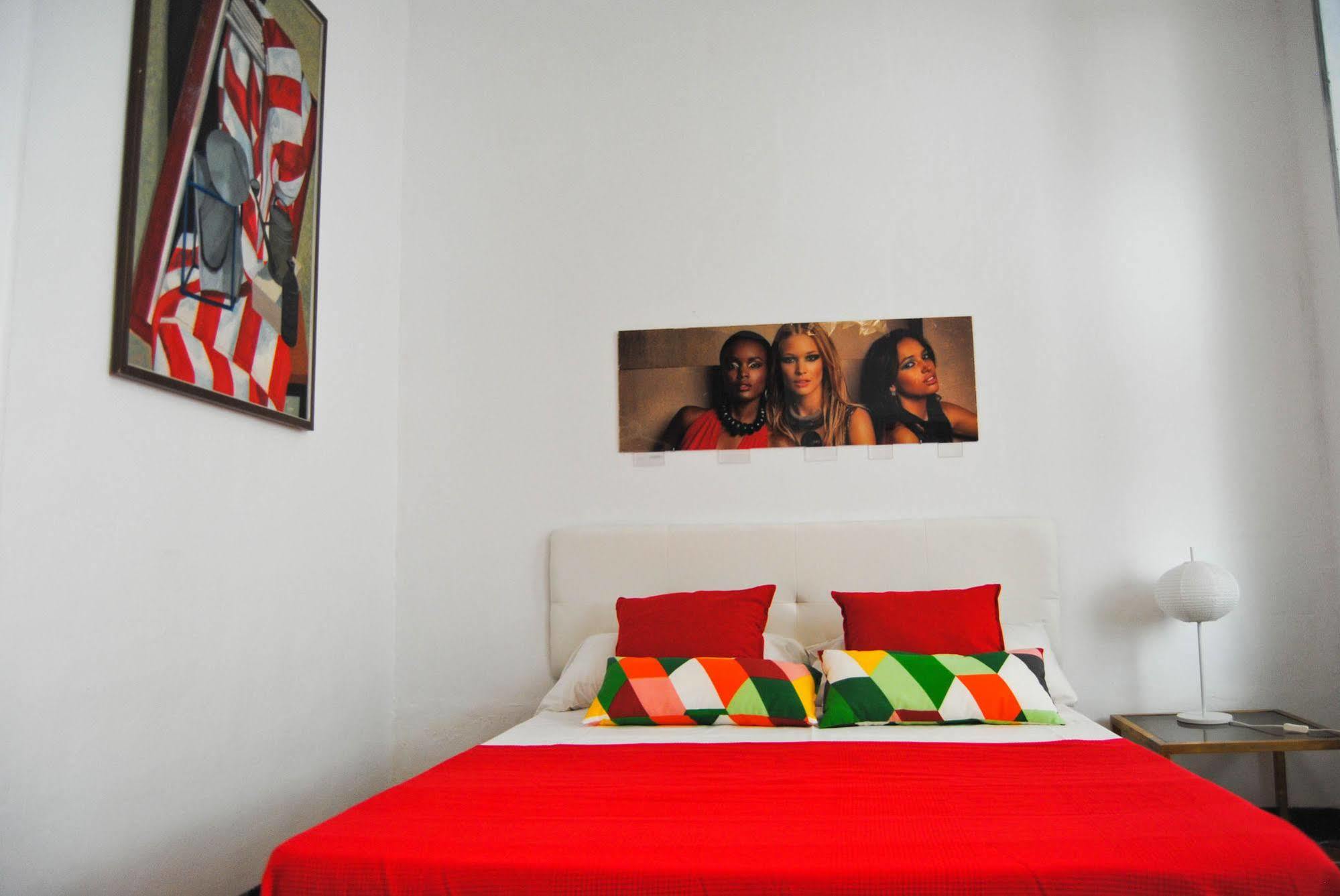 Malaga City Suites Екстериор снимка